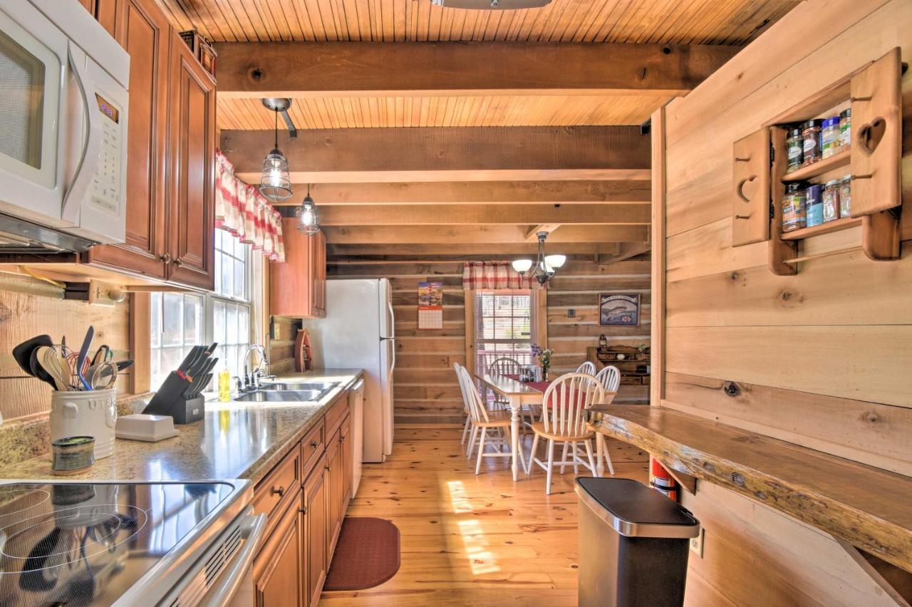 The Place With Golf Cart And Free Kayaks! Holiday home Lavonia