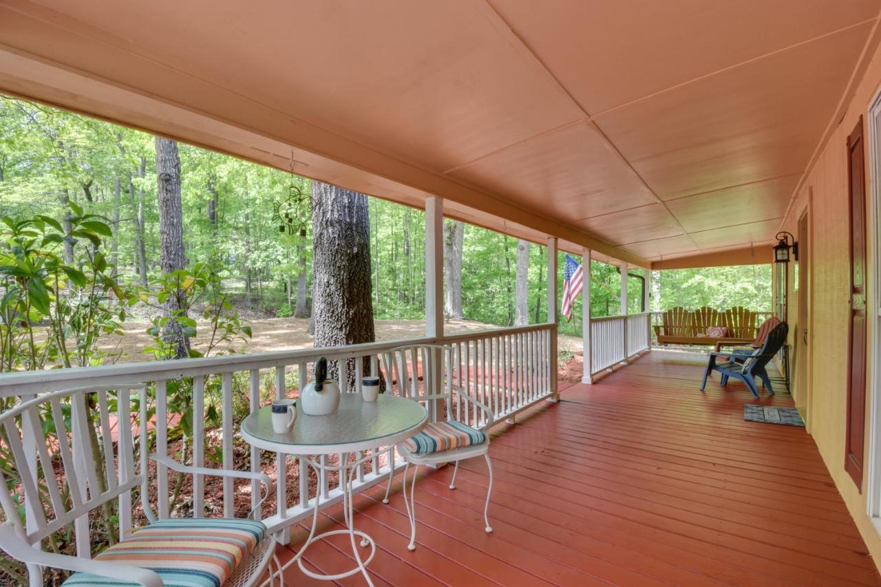 Holiday home The Place With Golf Cart And Free Kayaks! Lavonia